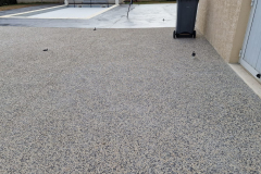 Allee-garage-desactive-ciment-gris