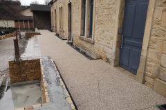 Beton-desactive-devant-de-mairie