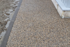 Trottoir-beton-desactive-ciment-gris-1